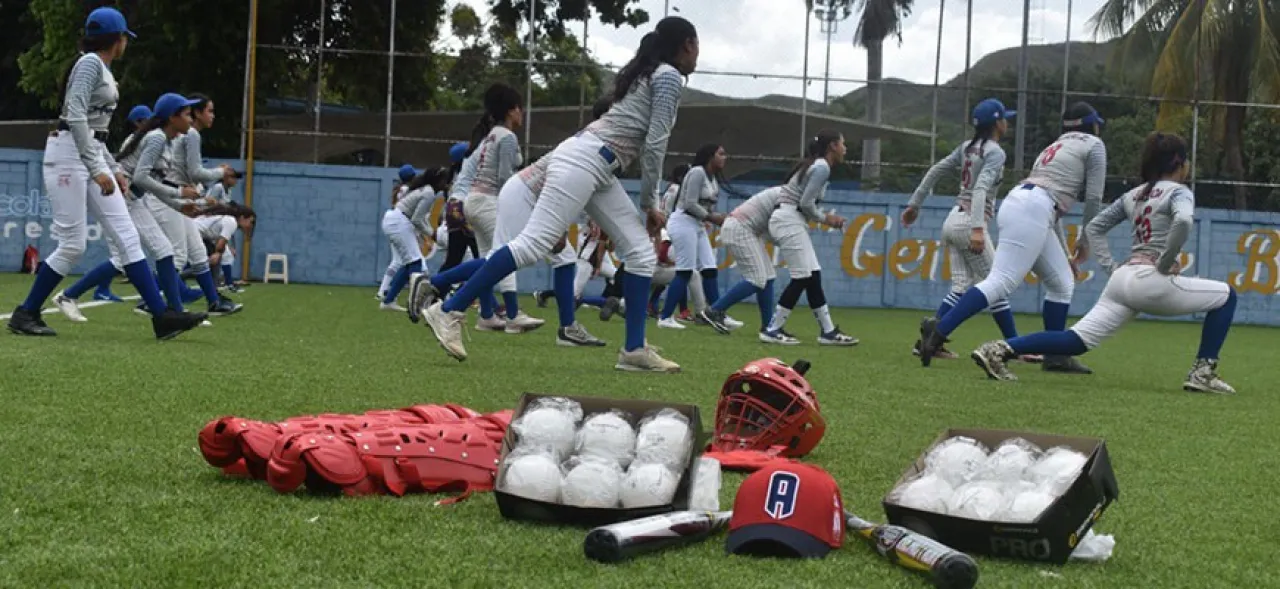 SOFTBOL-ARAGUA